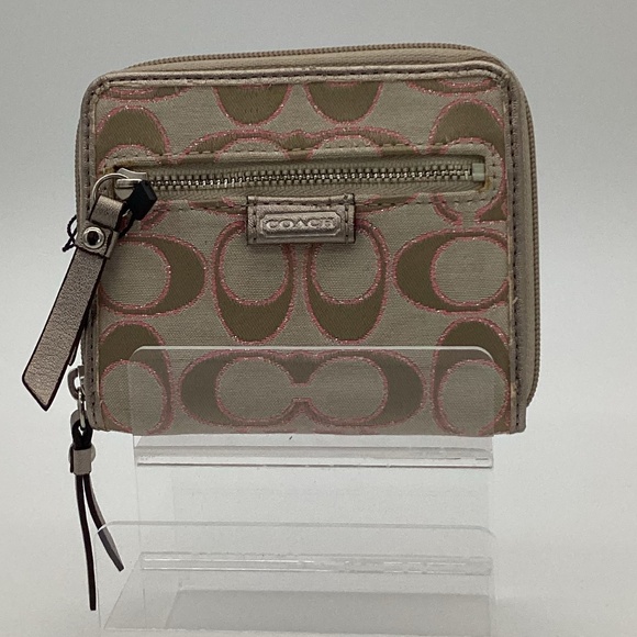 240. Coach Daisy Outline Signature Metallic Pink & Gold Wallet NWT - Picture 1 of 3
